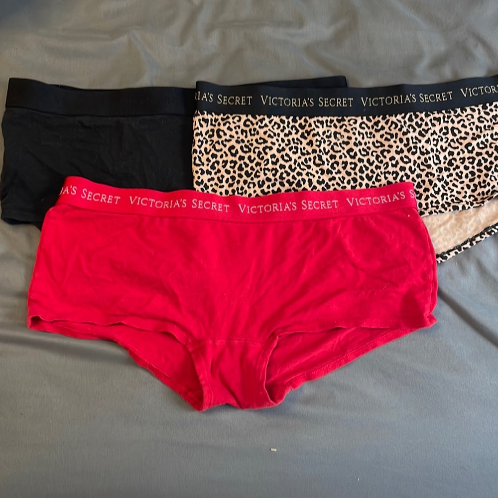 Victoria’s Secret set of 3 Shortie panties size Large EUC